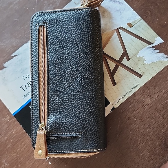 Black Mountain Wallet - Picture 4 of 9